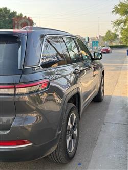 جيب جراند شيروكي